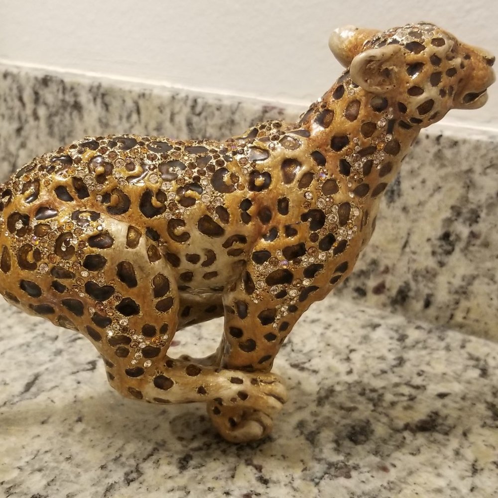 EXQUISITE JAY STRONGWATER JUNGLE SAFARI LEOPARD CHEETAH CRYSTAL ENAMEL FIGURINE